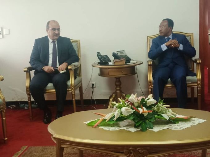 Le Ministres des Travaux Publics Emmanuel NGANOU DJOUMESSI en compagnie de S.E KARIM BEN BECHER Ambassadeur de Tunisie